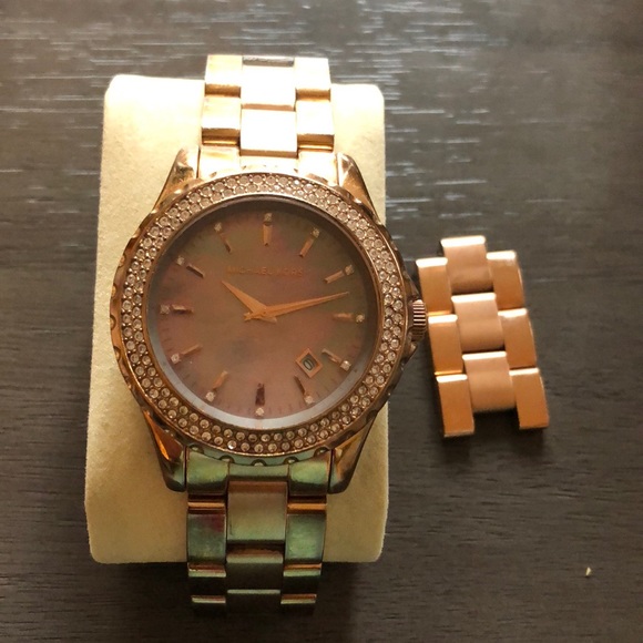 Classic MK watch 🔥🔥 - Picture 3 of 3